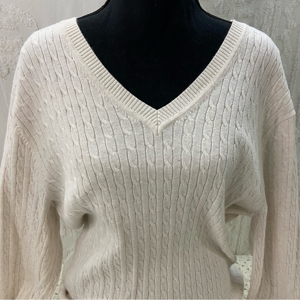 Tommy Hilfiger Cream Cable-Knit V-Neck Sweater